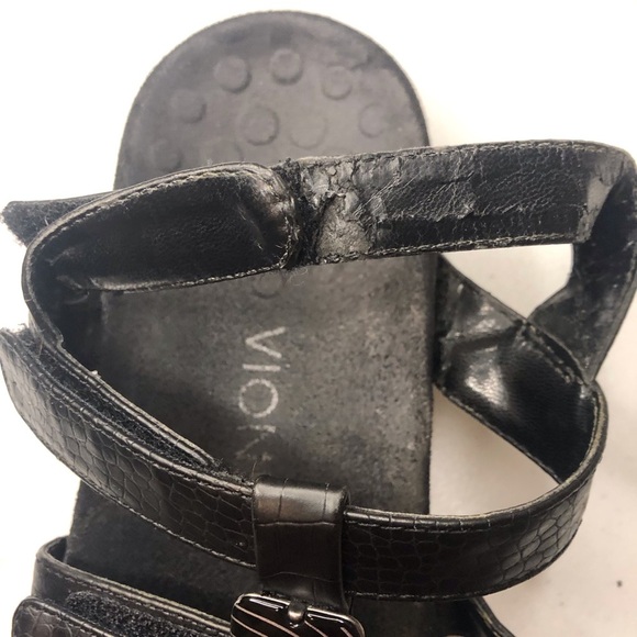 Vionic Orthotic Black Patent Pebbled Strappy Sandals Sz 9 Embellished Front - Picture 5 of 7